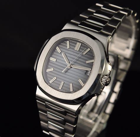 patek philippe nautilus quartz or automatic|Patek Philippe Nautilus original.